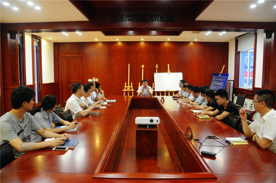 首页·阿玛蒂木门 水性漆升级发布会.jpg